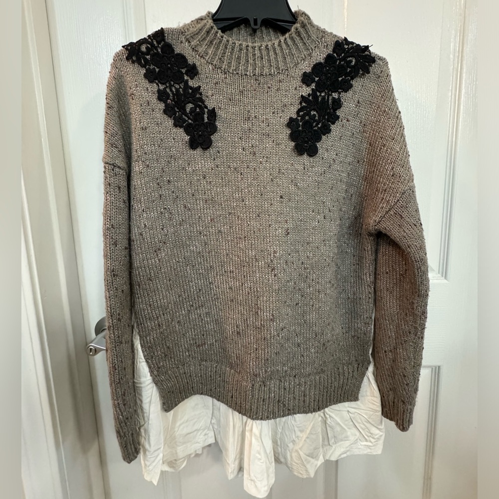 Willow & Clay Appliqué Poplin Trim Sweater, X-Small